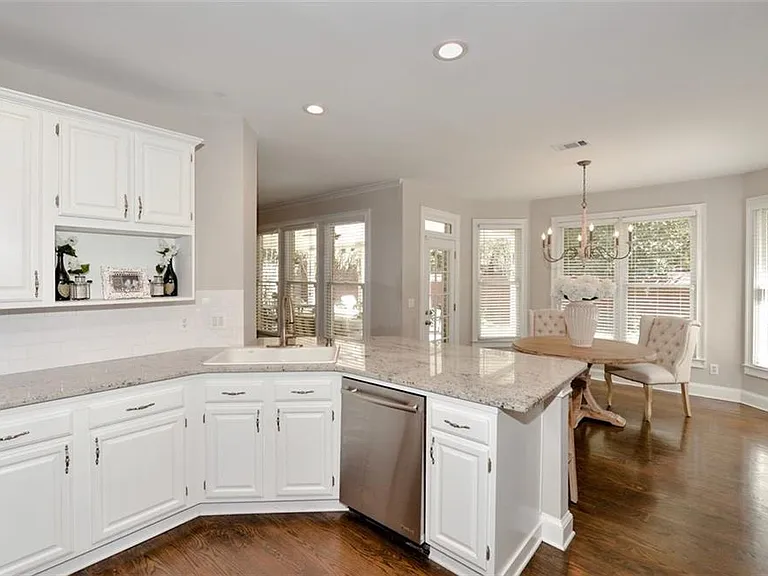 310 Windsor Gate Cv — Photo 20