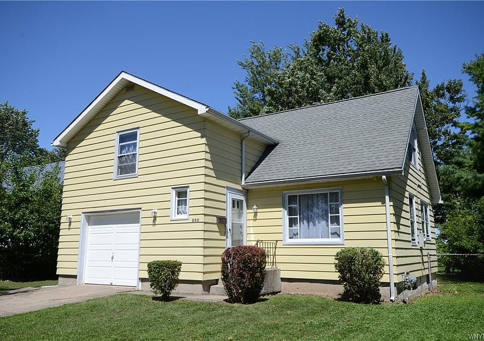 1st image of 300 Ellen Dr