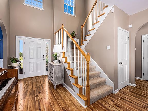 5th image of 468 Waterford Dr