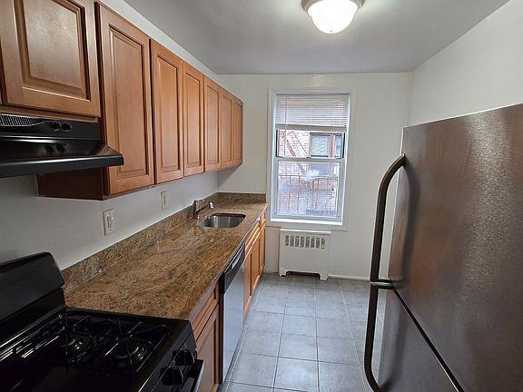 4th image of 33-34 77th St #6H