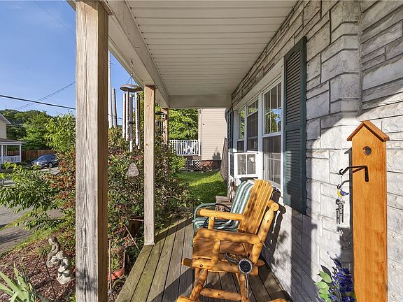 2nd image of 618 Indiana Ave