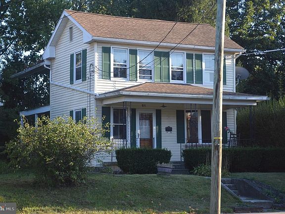 2nd image of 311 Lincoln Way W
