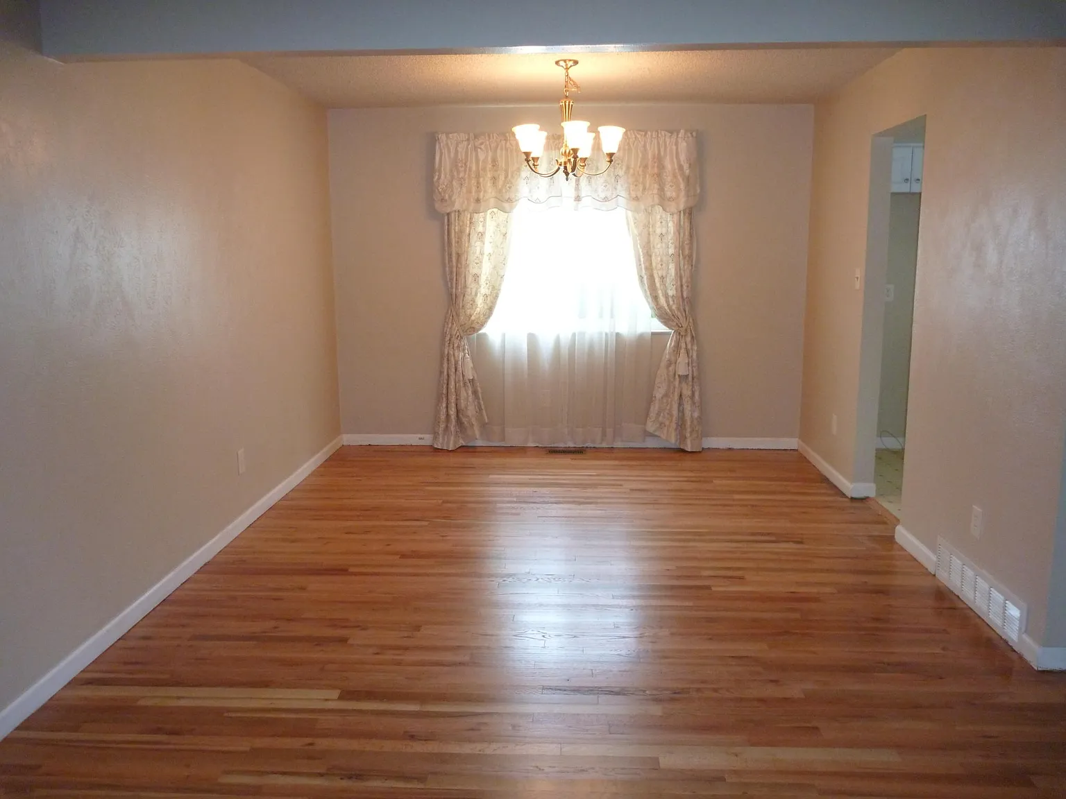 3725 W 95th Pl — Photo 2