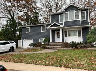 74 Abbey St, Massapequa Park, NY 11762