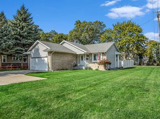 405 Douglas St, Muskegon, MI 49445