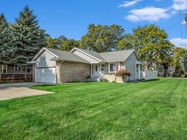 405 Douglas St, Muskegon, MI 49445