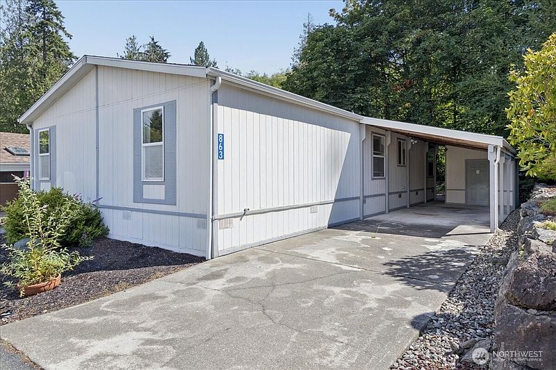 2nd image of 863 NE Saturn Lane #174