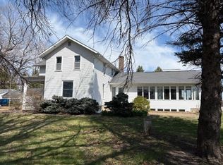 4588 Sutliff Rd NE, Solon, IA 52333