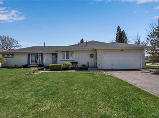 72 Somersby Ct, Williamsville, NY 14221