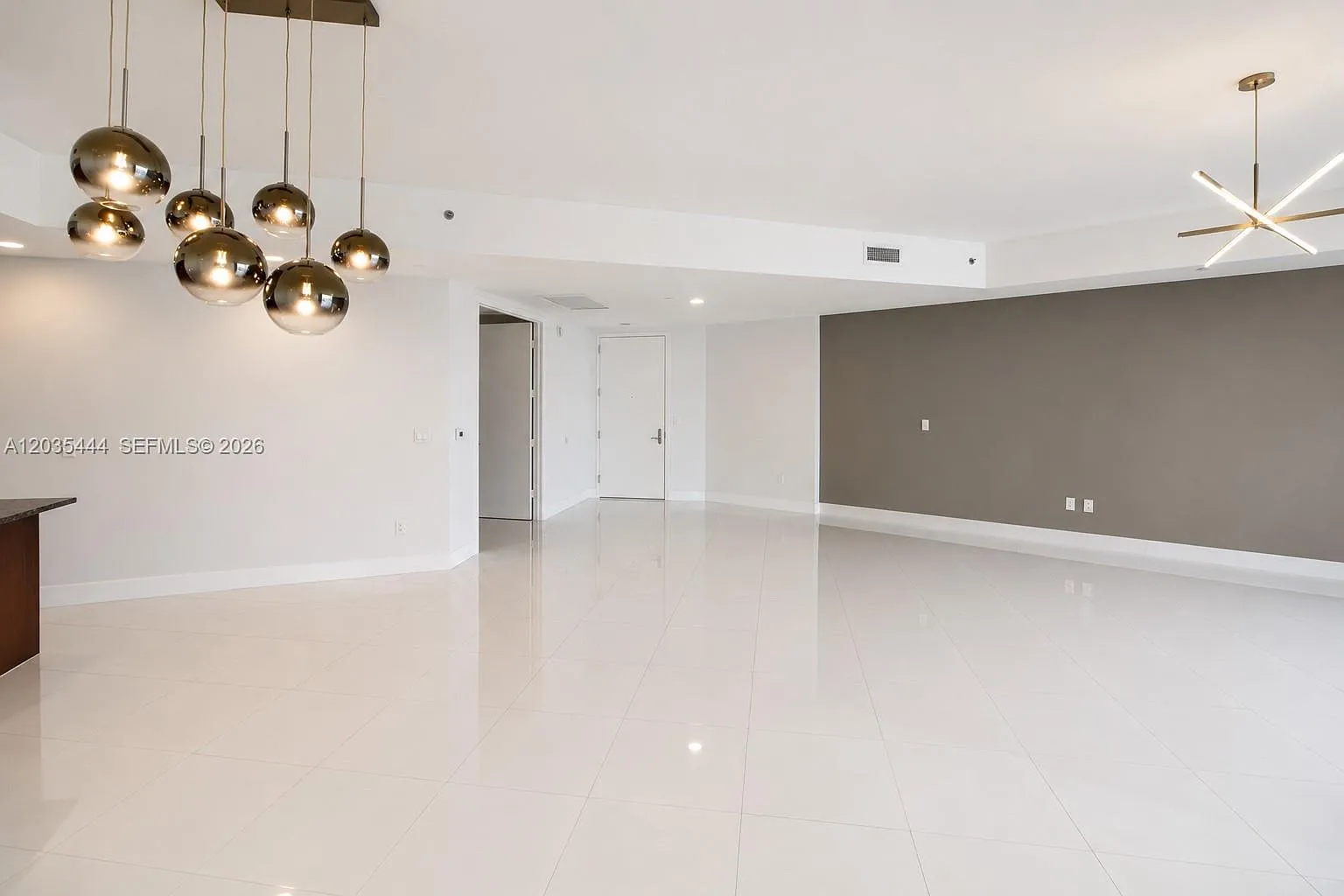 Tdr Tower Ii Condo — Photo 1