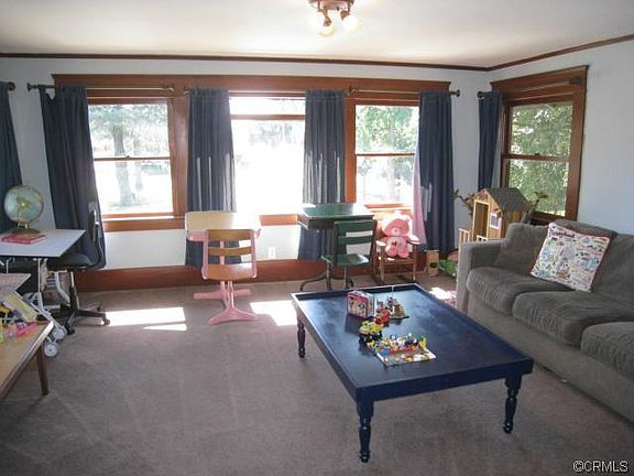 4th image of 5240 Lincoln Ave