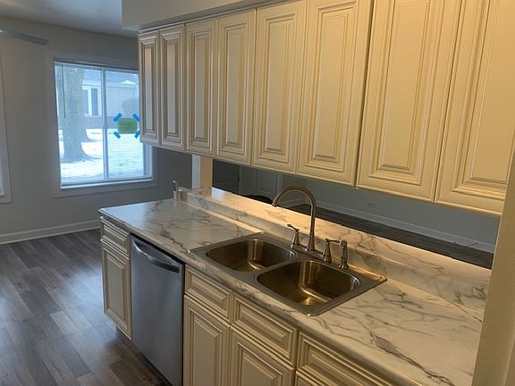 4th image of 1115 Cove Dr #208-C