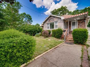 29 Frevert Pl, Hicksville, NY