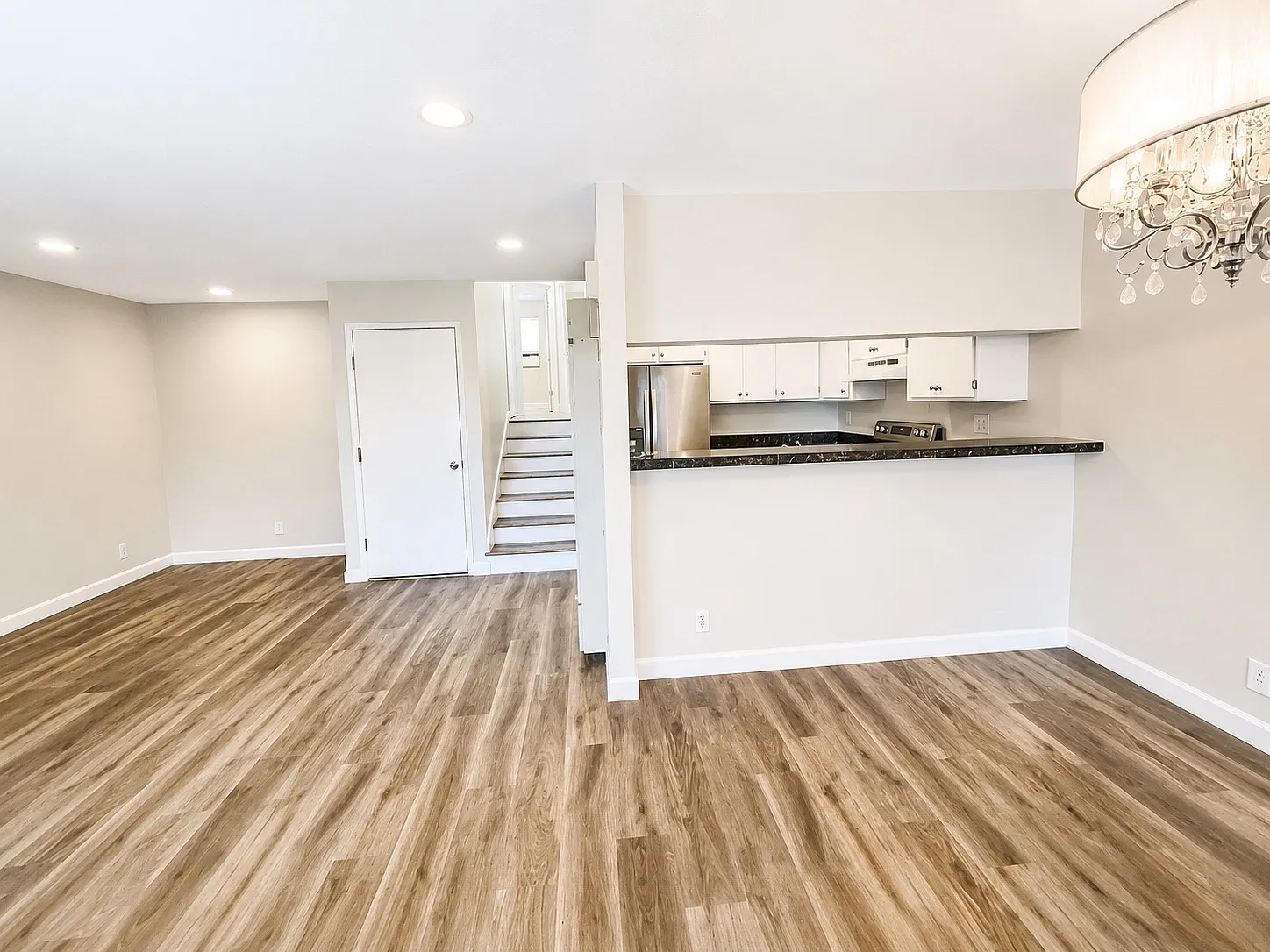 2 bed, 849 sqft, $3,250 — Photo 3