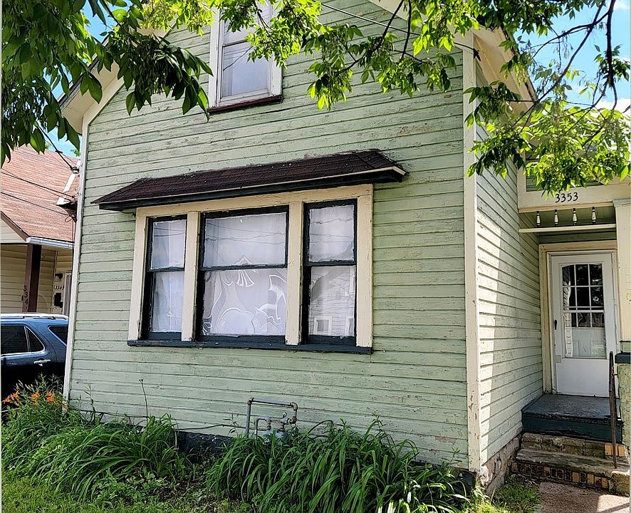 1st image of 3353 W 46th St