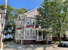 142 Abbott St, Providence, RI