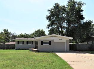 9719 W Hickory Ln, Wichita, KS 67212
