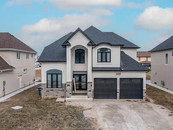1528 Bowler Dr, Windsor, ON N8S 0A8