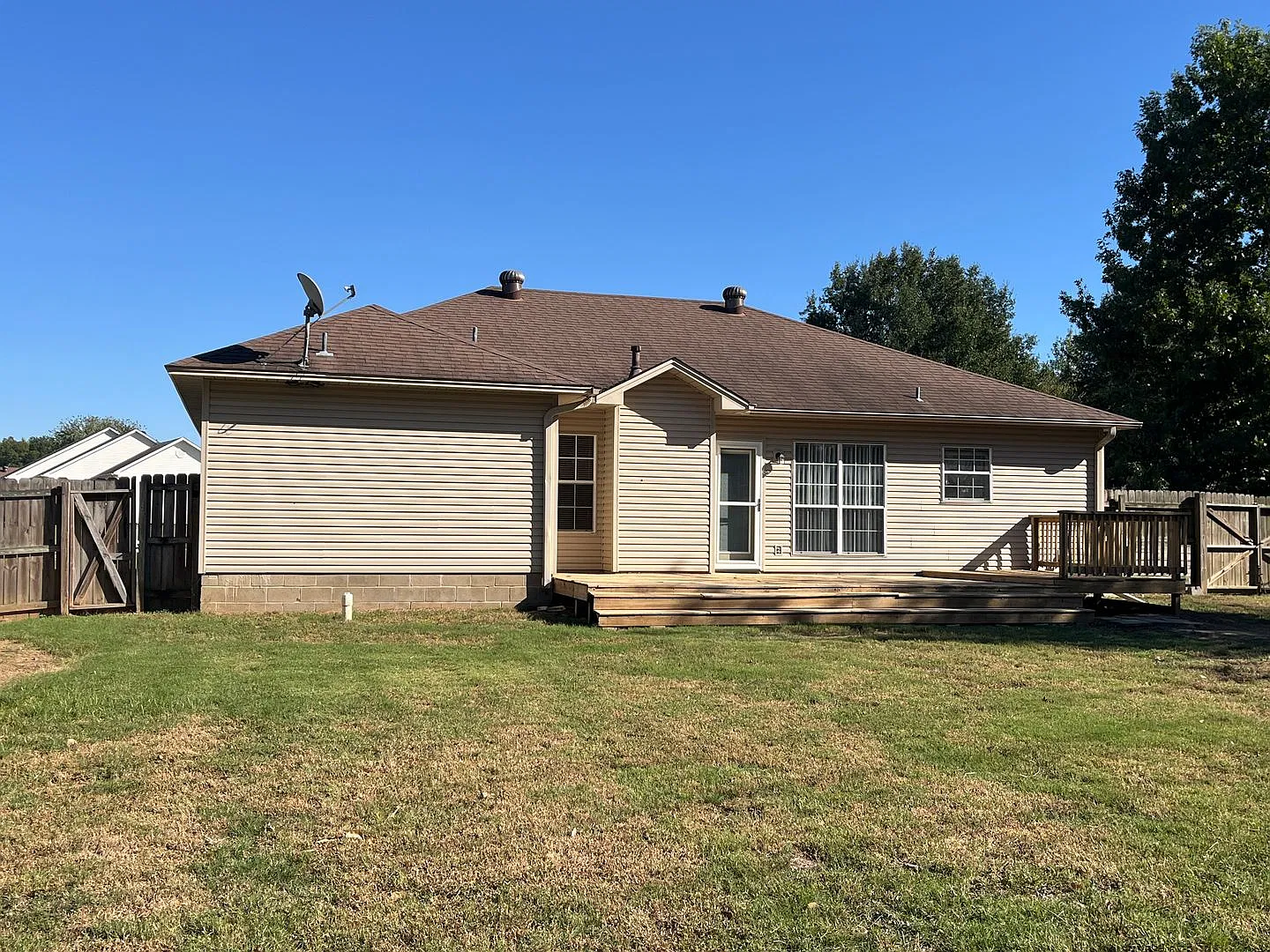 Nice 3 Bedroom 2 Bathroom House Located at 20 Violet Cove in Cabot, Arkansas, Covering Approximat... — Photo 4