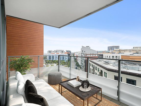 4th image of 708 Long Bridge St APT 807