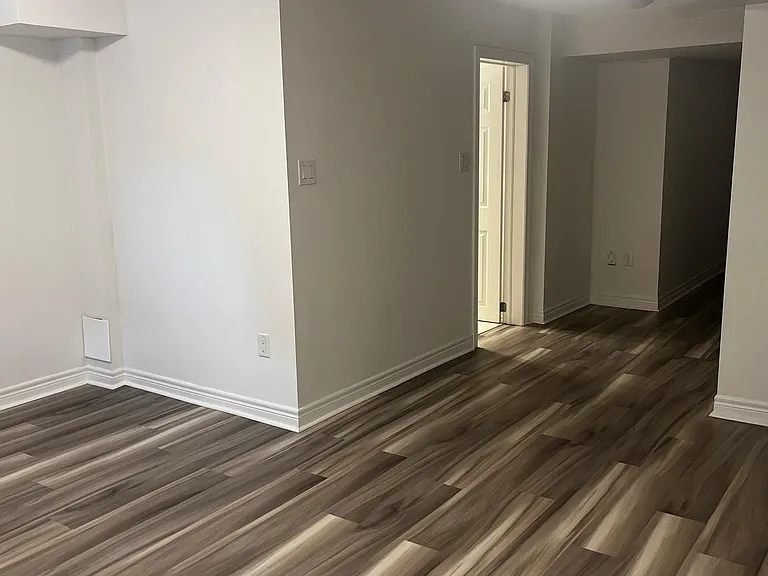121 Huguenot Rd — Photo 16