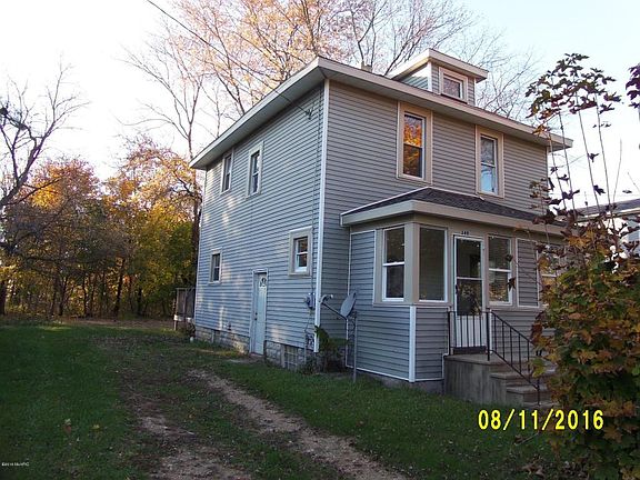 2nd image of 349 Wood St N