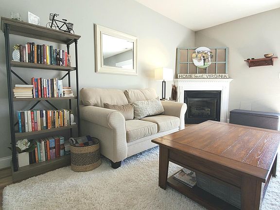 3rd image of 519 Capstone Dr