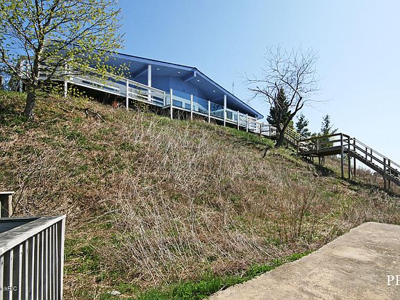 2nd image of 5294 Pine Lane Path