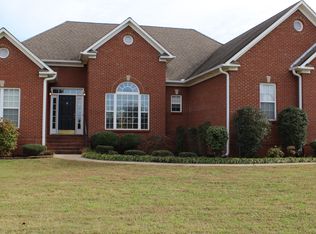 222 Twin Lakes Dr, New Market, AL 35761