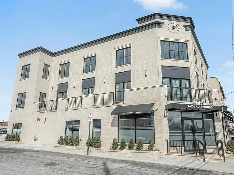 291 Main St #3 — Photo 5