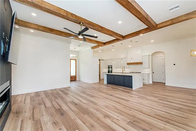 7220 The Woods Ave — Photo 3