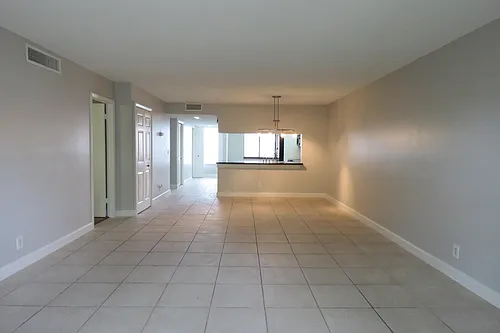 193 Lakeview Dr #205 Photo 1
