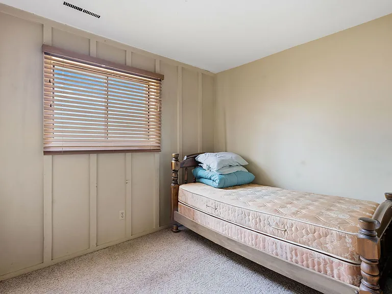 409 Kensington Dr — Photo 17