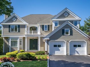 5 Rose Hill Dr, Manhasset, NY 11030