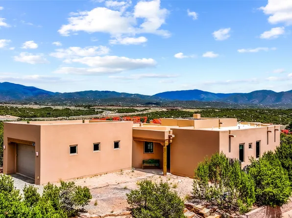 2077 Pinon Bluffs Dr, Santa Fe, NM 87506