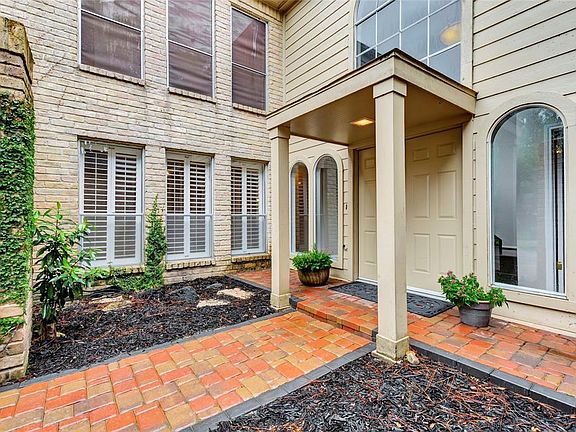 4th image of 16375 Havenpark Dr