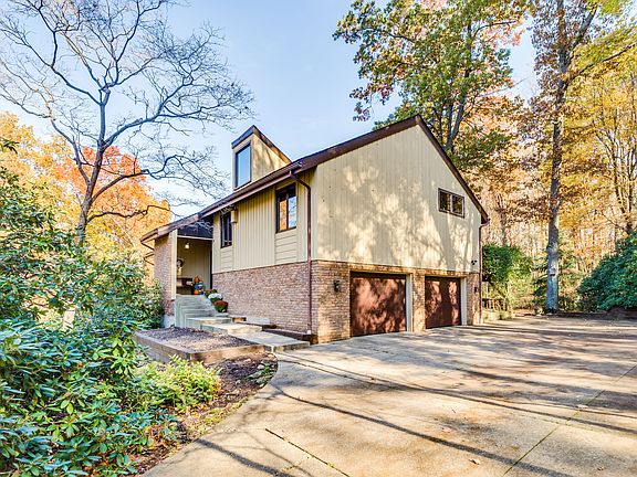 Oversized 2 car garage