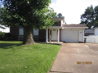 644 Coach Light Ln, Hazelwood, MO 63042