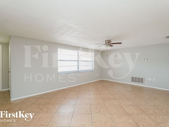 3rd image of 7915 Foxbloom Dr
