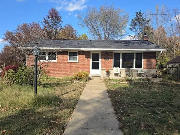 10745 Waycroff Dr, Saint Louis, MO 63114