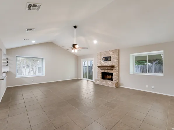 6239 Welles Brook Dr, San Antonio, TX 78240