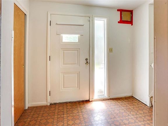 2nd image of 138 Cindy Dr