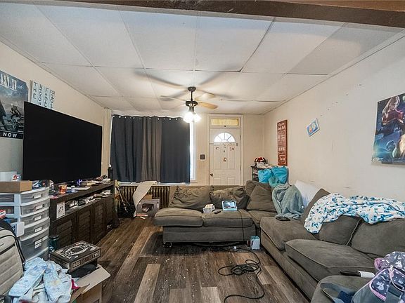 5th image of 319 E Abbott St