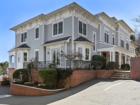 523 East Putnam Avenue #B, Greenwich, CT 06807