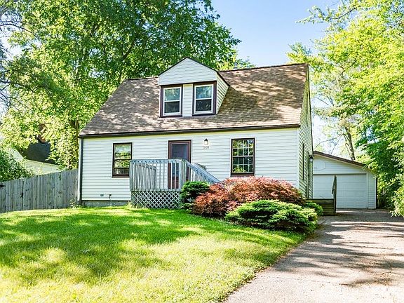 2nd image of 3106 Edgewood Dr