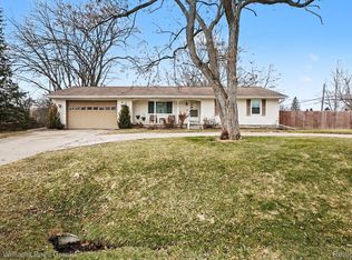 3950 Samuel Ave, Rochester Hills, MI 48309