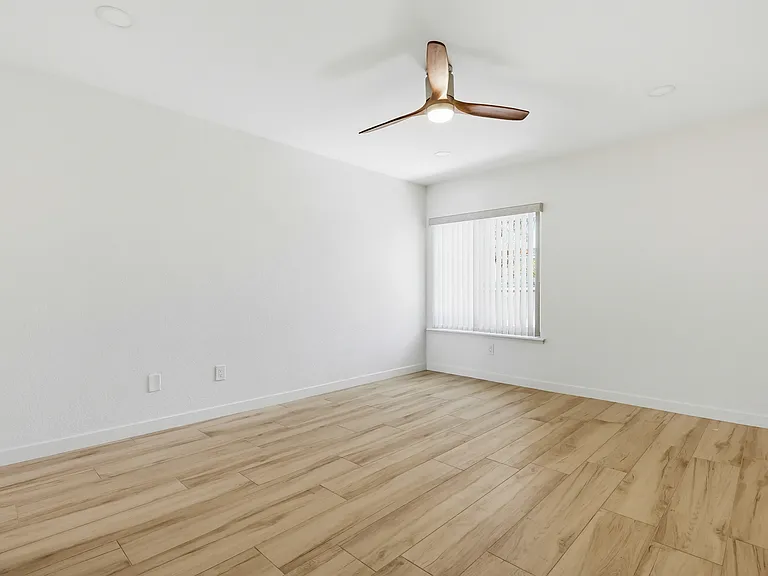 Secondary bedroom