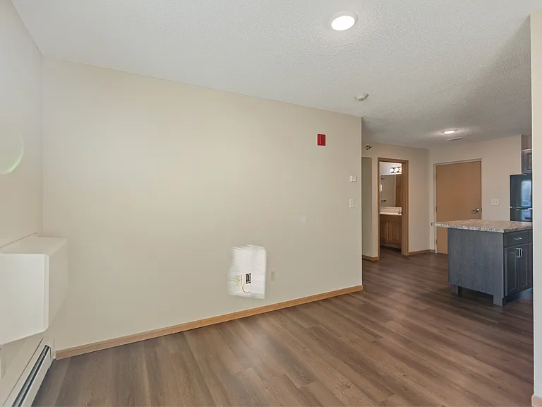 Kenyon Garden Apartments — Photo 4