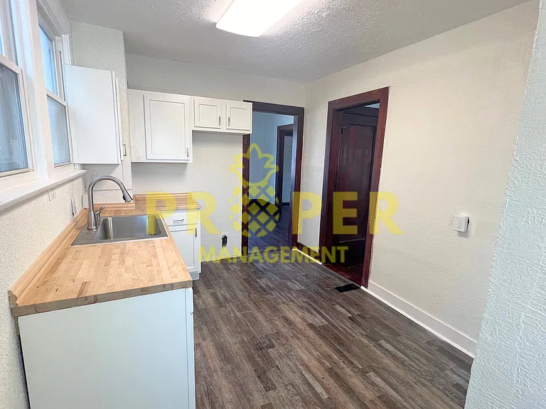 2118 Malvern Ave — Photo 5