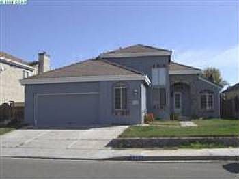 5th image of 2483 Cove Pl